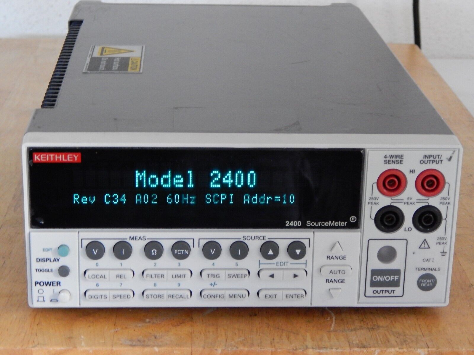 Keithley 2400 SourceMeter, 200Vdc 1A 20W , Rev C34 Keithley 2400 SourceMeter, 200Vdc 1A 20W , Rev C34